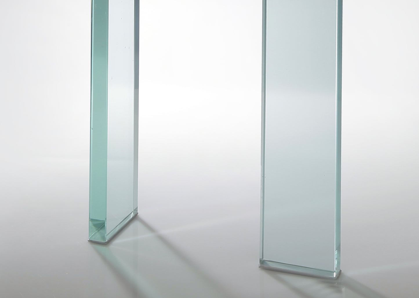 Aethera Tabula design bench